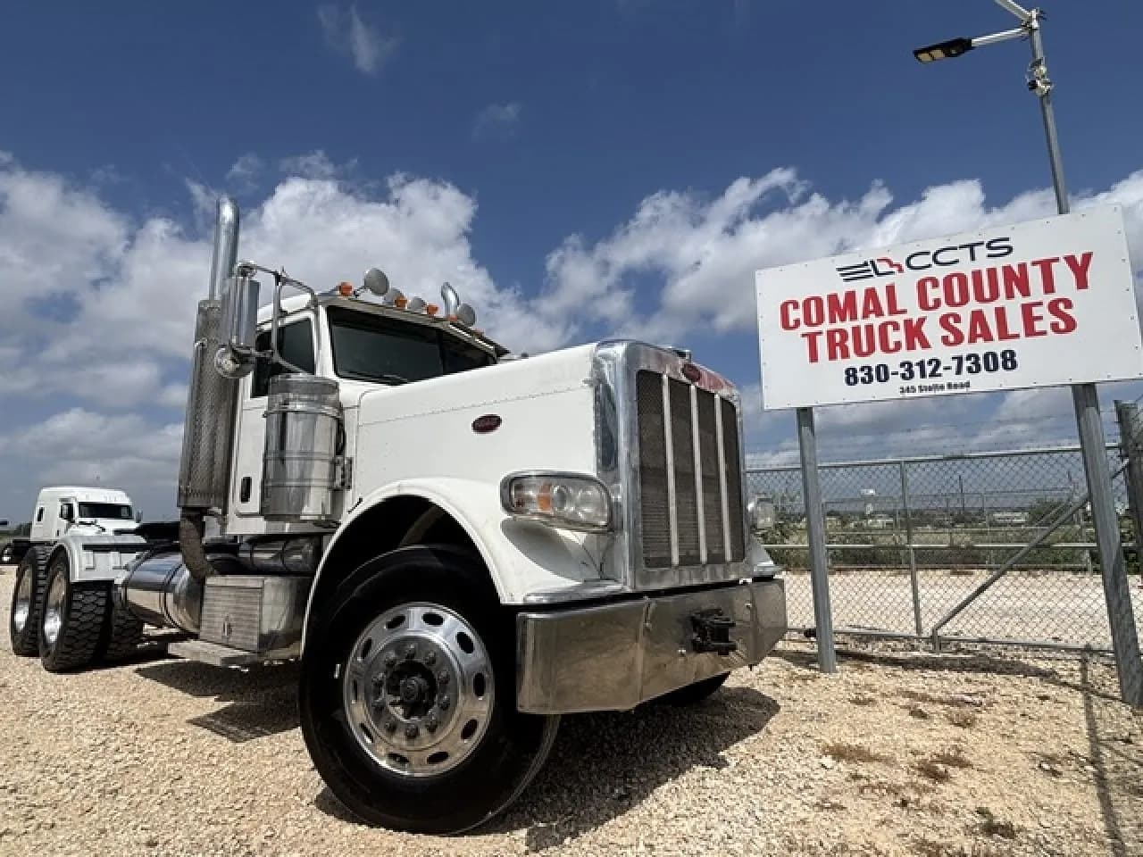 2010 Peterbilt 389 - Day Cab