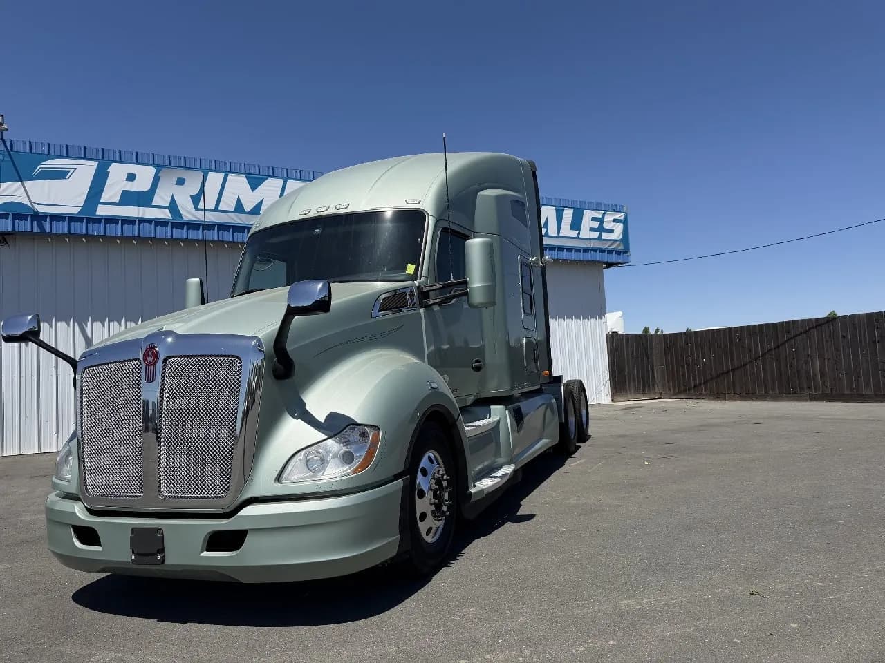 2021 Kenworth T680 - Sleeper