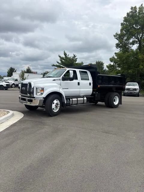 2027 Ford F-750 Crew Cab - Chassis
