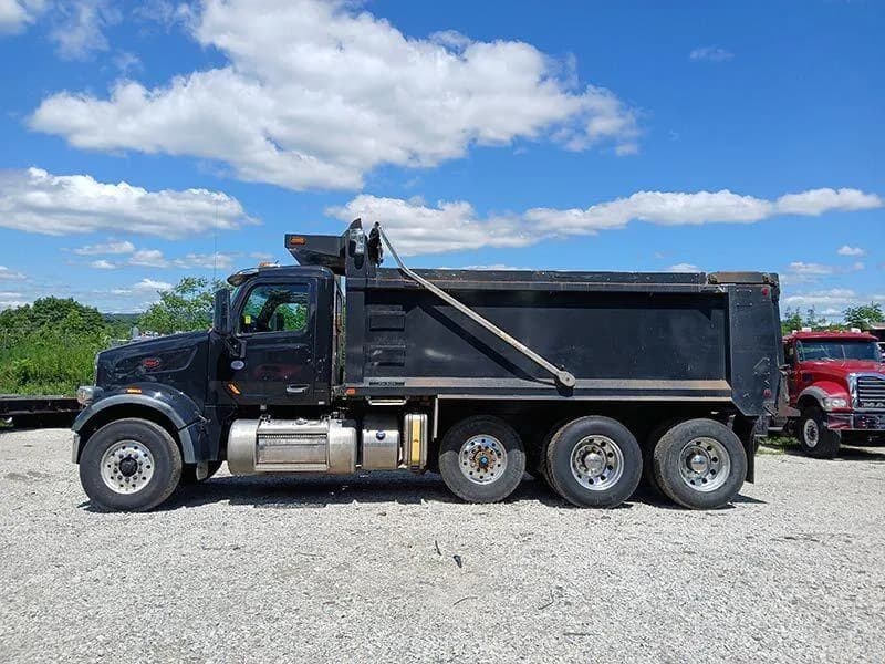 2021 Peterbilt 567