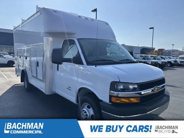 2025 Chevrolet Express 4500 - Service
