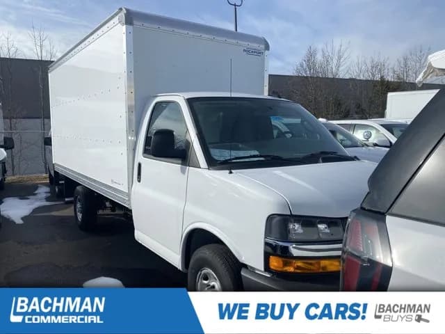 2025 Chevrolet Express 3500 - Box