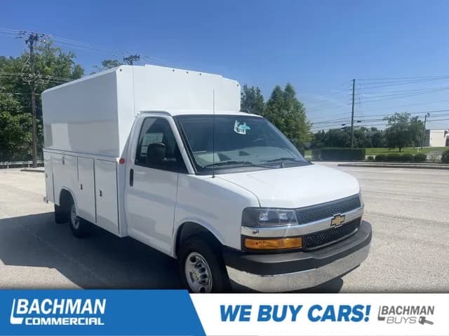2025 Chevrolet Express 3500 - Service