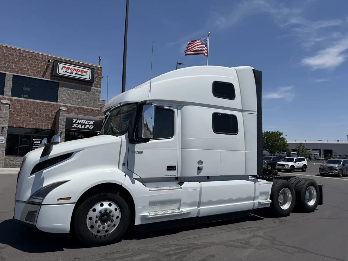 2022 Volvo VNL860