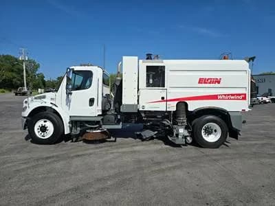 2021 Freightliner M2 106