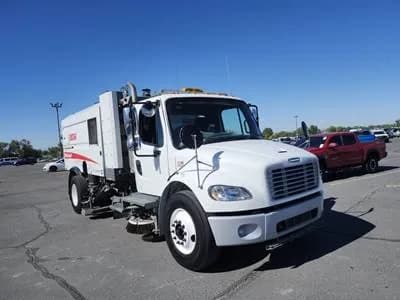 2021 Freightliner M2 106