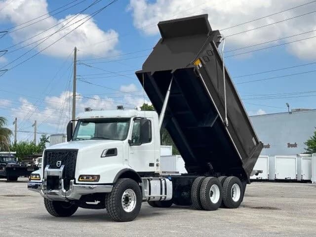 2026 Volvo VHD - Dump