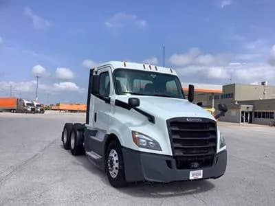 2019 Freightliner Cascadia - Day Cab