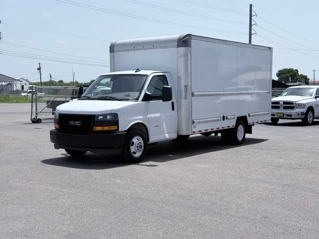 2021 GMC Savana 3500 - Box