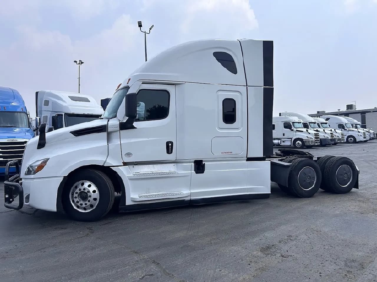 2024 Freightliner Cascadia - Sleeper