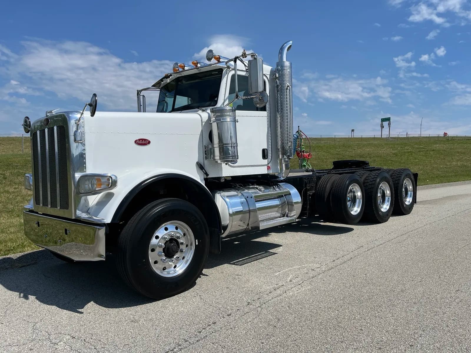 2019 PETERBILT 389