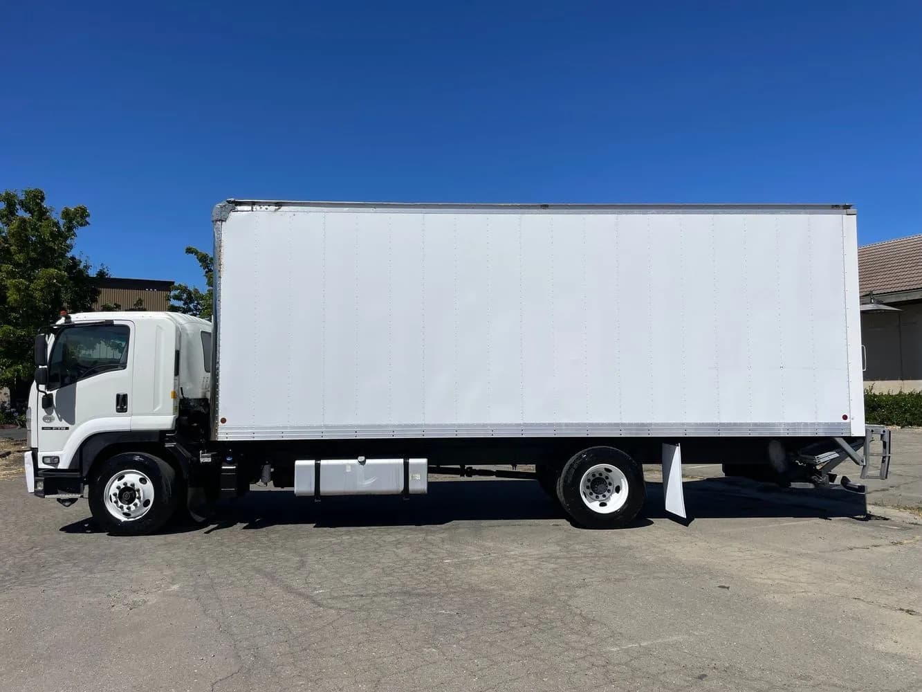 2022 Isuzu FTR - Chassis