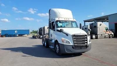2019 Freightliner Cascadia - Day Cab