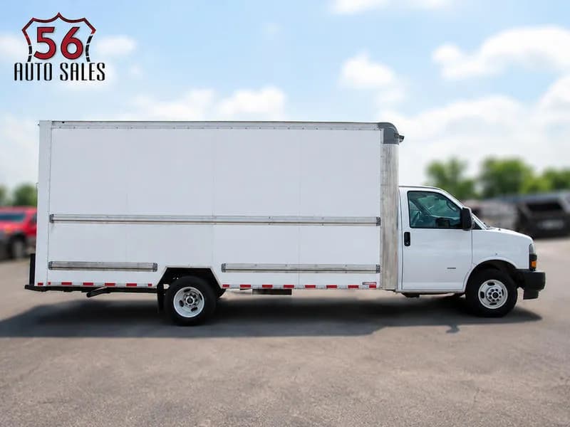 2021 GMC Savana 3500 - Box