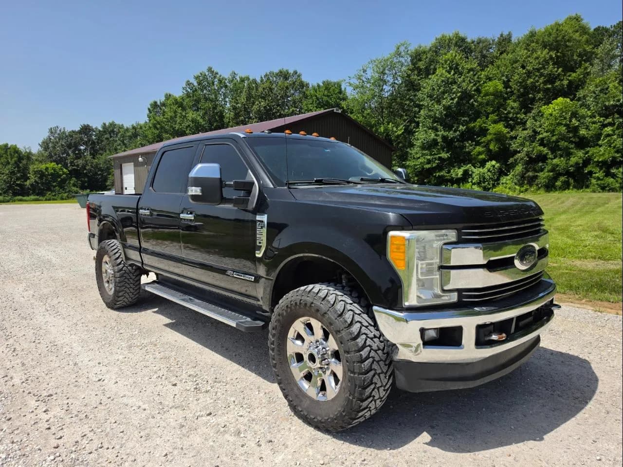2017 Ford F-250 SD Lariat Crew Cab - Pickup