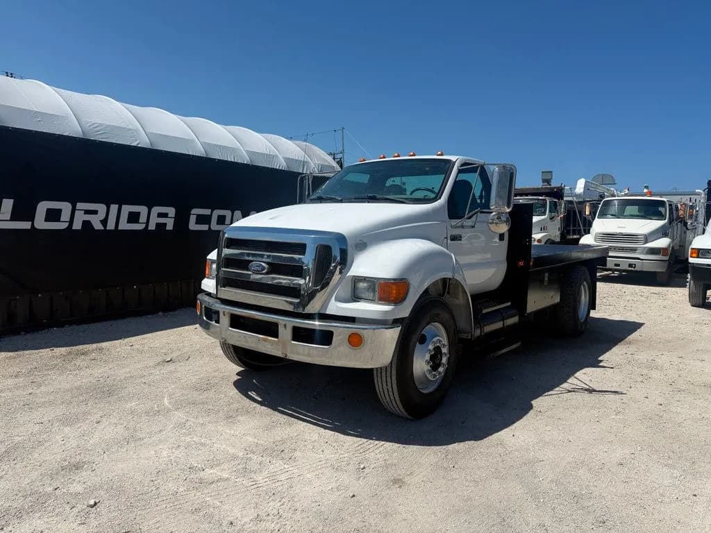 2010 Ford F-750 - Flatbed