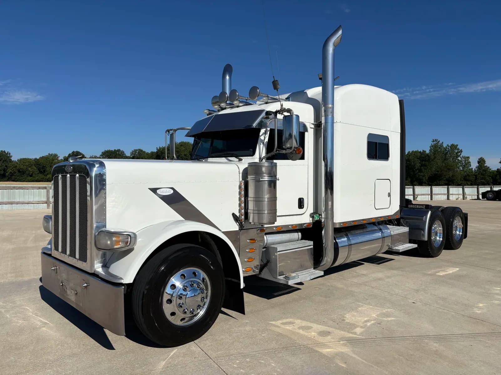 2018 Peterbilt 389 Glider - Glider Kit Trucks