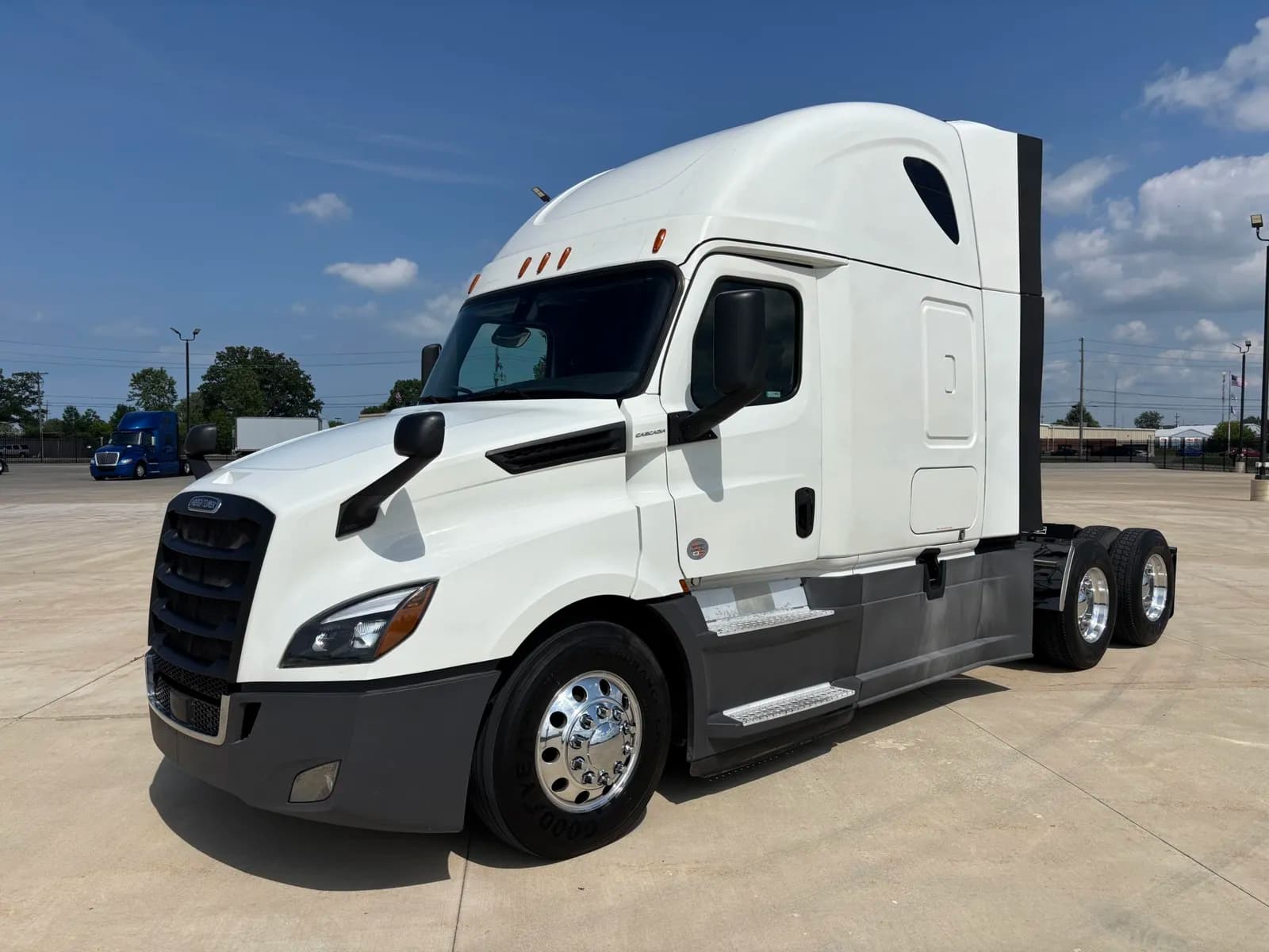 2020 Freightliner Cascadia - Sleeper