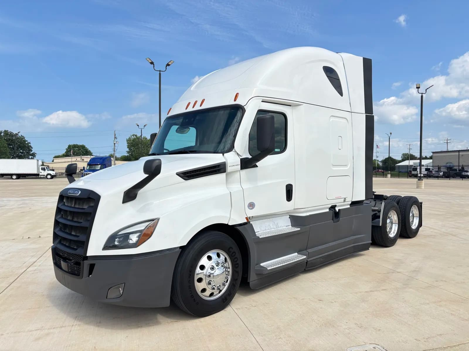 2020 Freightliner Cascadia - Sleeper