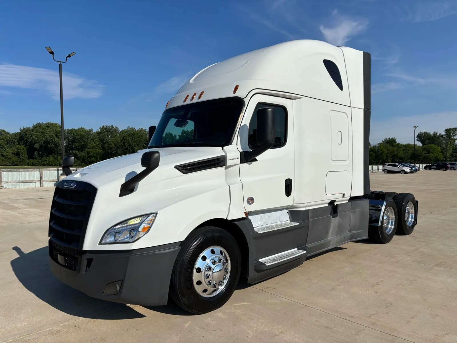 2020 Freightliner Cascadia - Sleeper