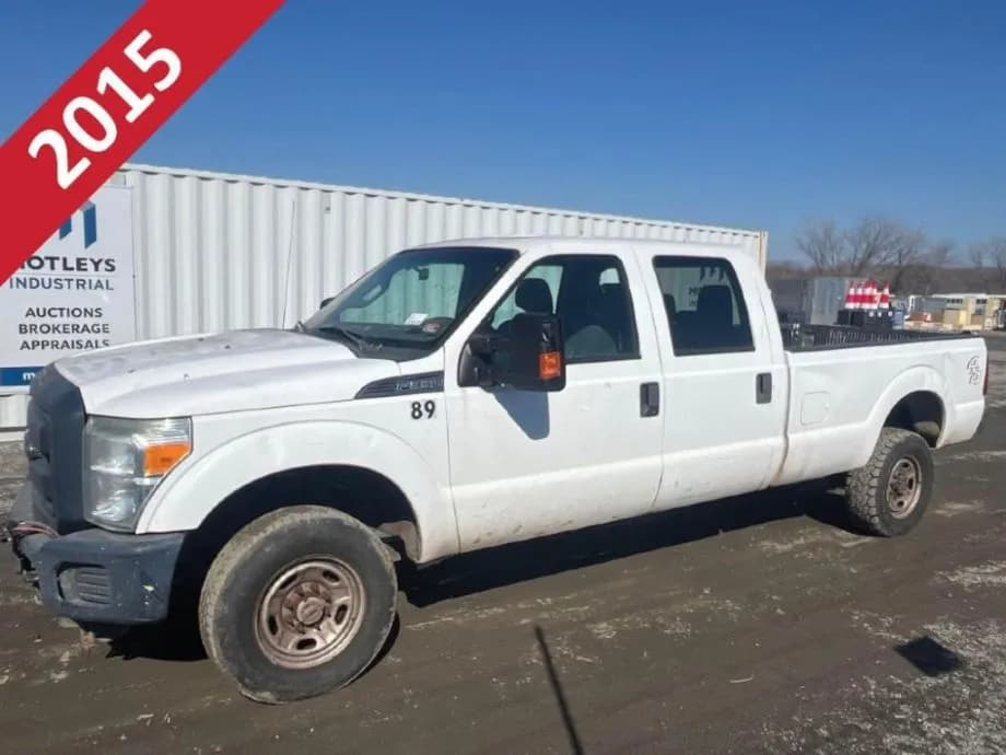 2015 Ford F-350 XL Super Duty Crew Cab