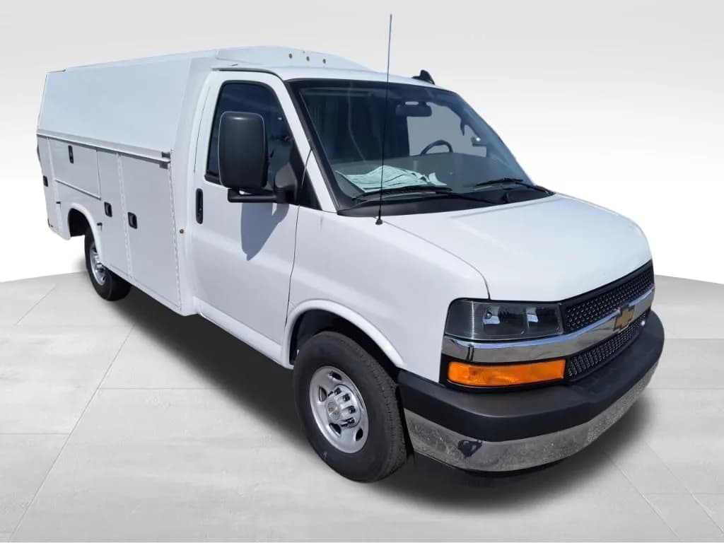 2025 Chevrolet Express 3500 - Box
