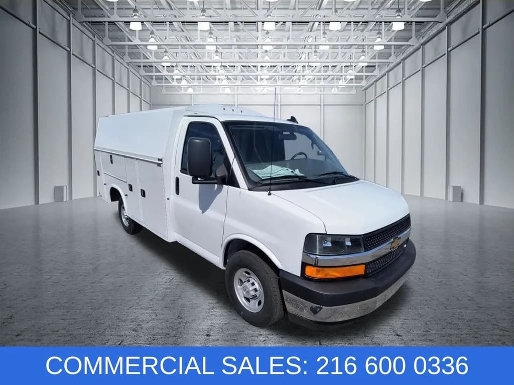 2025 Chevrolet Express 3500 - Box