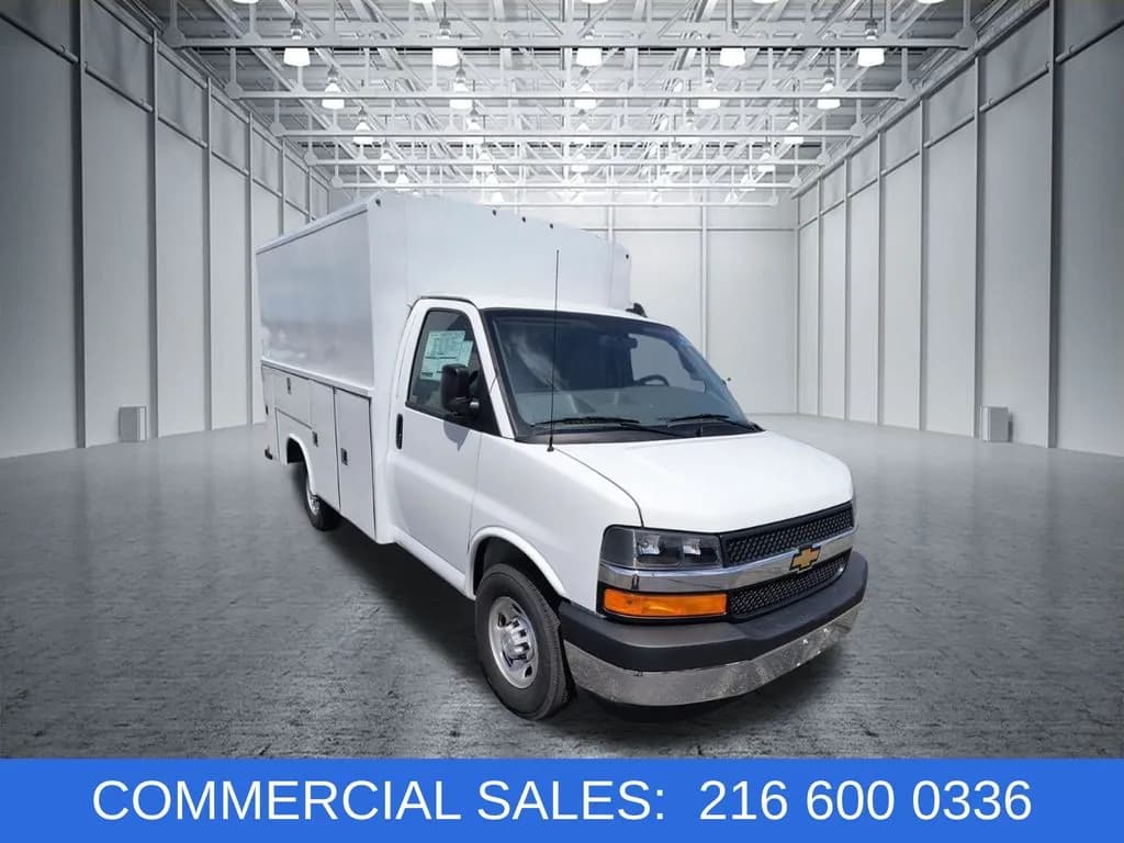 2025 Chevrolet Express 3500 - Box