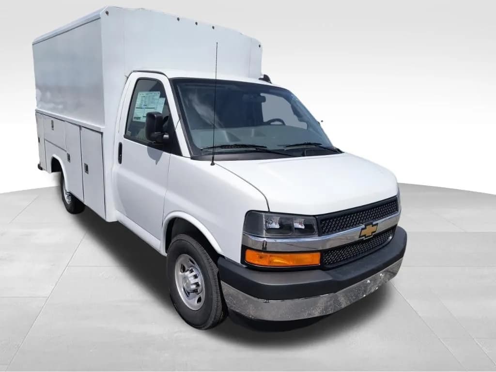 2025 Chevrolet Express 3500 - Box