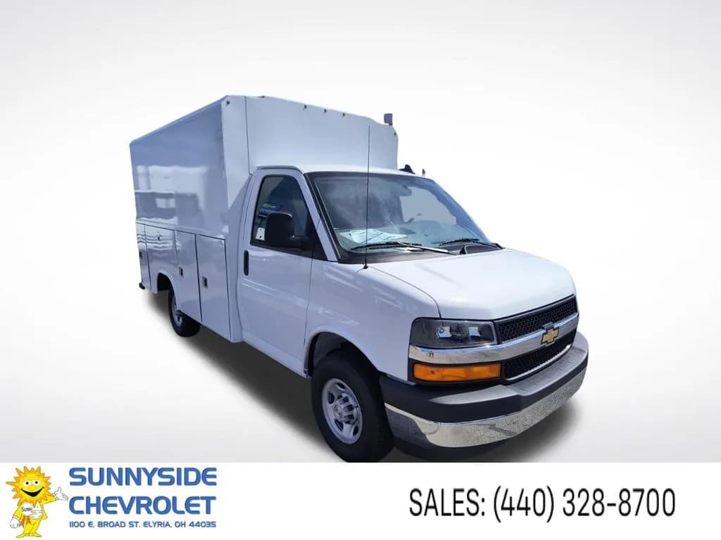 2025 Chevrolet Express 3500 - Box