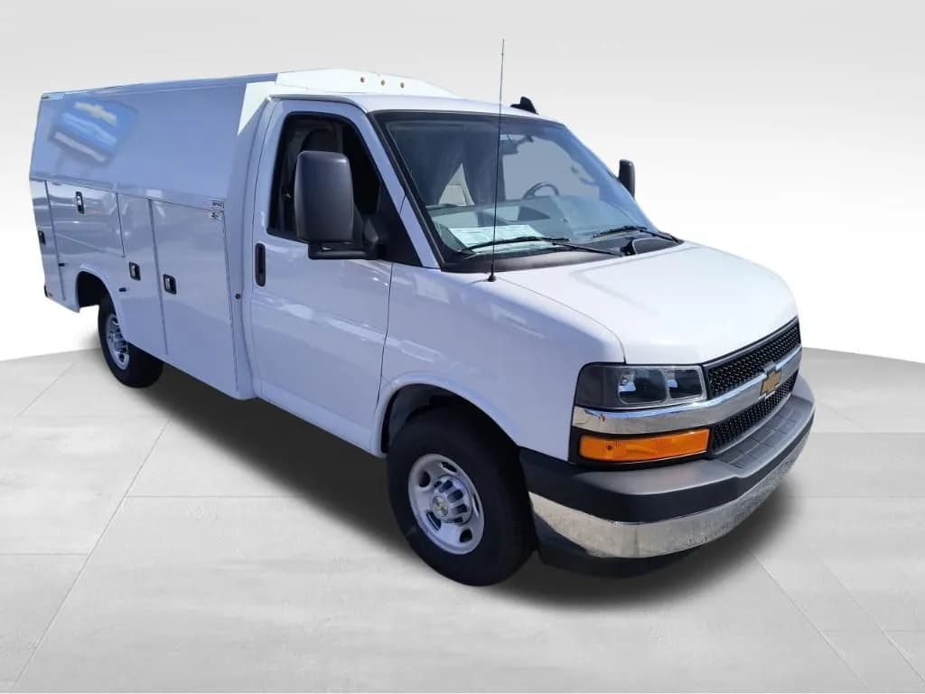 2025 Chevrolet Express 3500 - Box