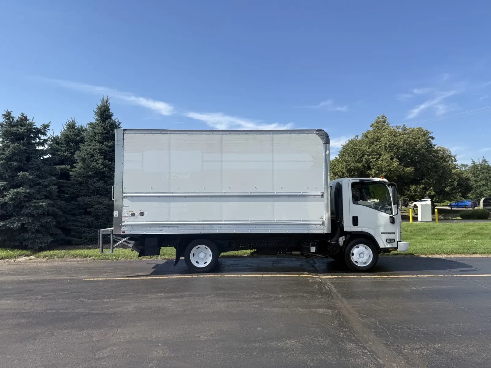 2020 Isuzu NPR - Box