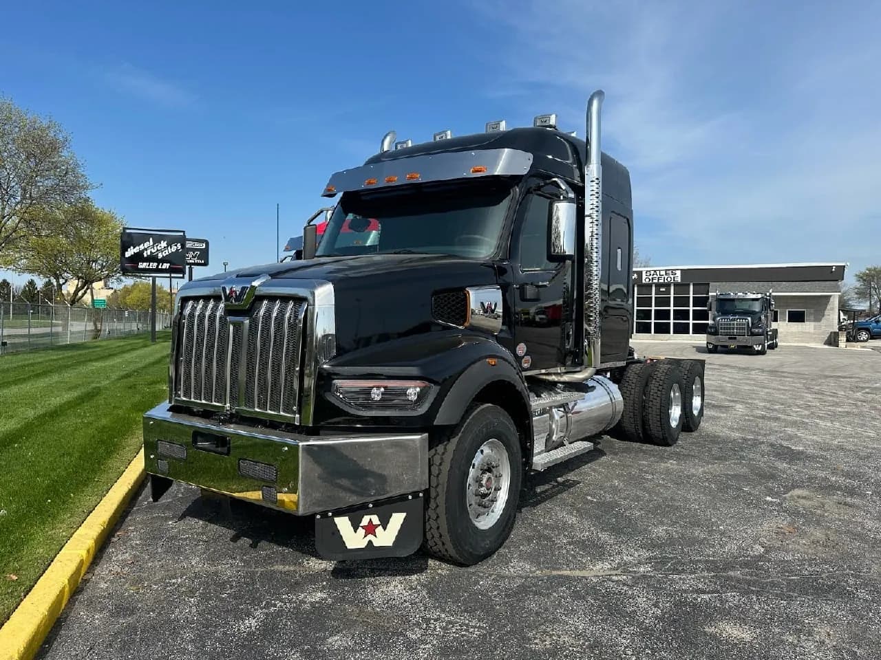 2027 Western Star 49X Tandem Axle - Sleeper