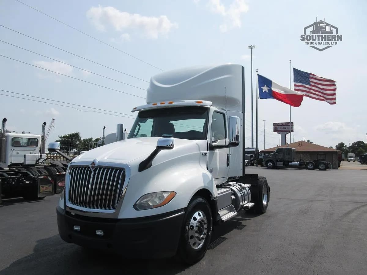 2018 International LT - Day Cab