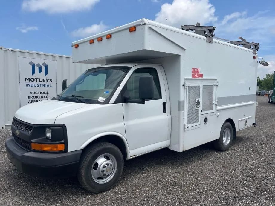 2009 Chevrolet Express 3500 S/A Mobile Office/ Workshop Truck Low Miles 166,637 - Box
