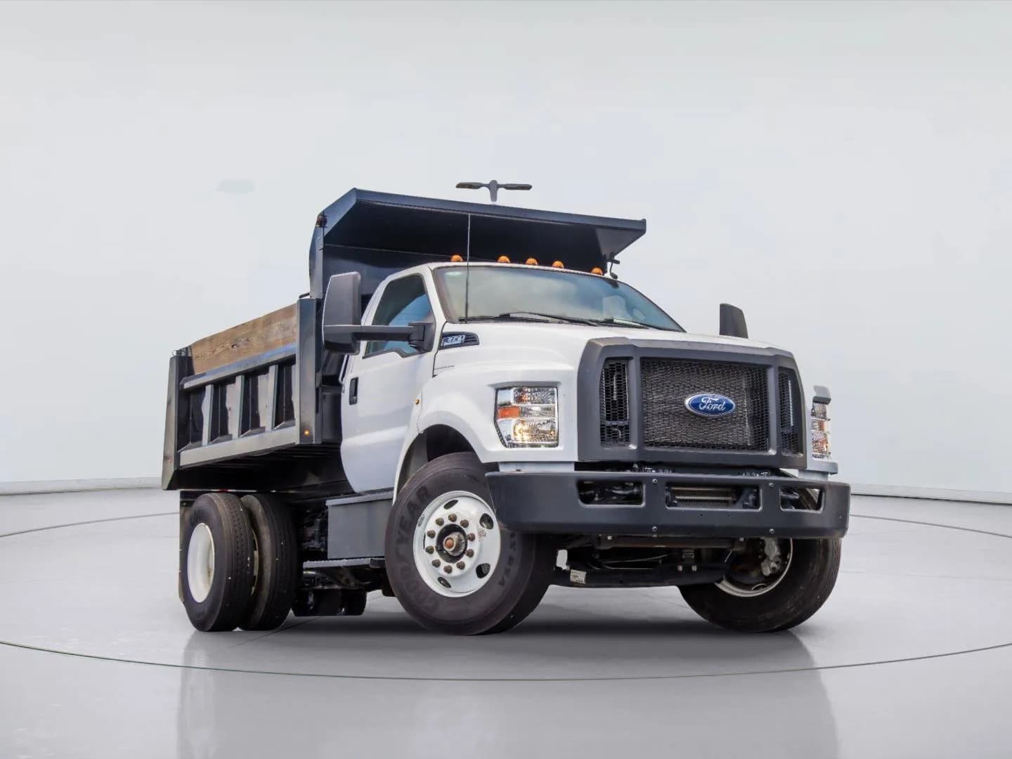 2025 Ford F-650 Straight Frame Gas