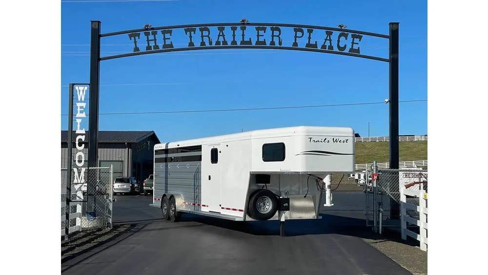 2026 Trails West West Santa Fe 28' Super Tack Pkg Stock Combo GN