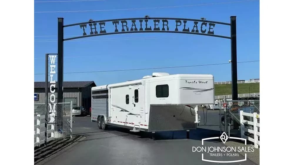 2026 Trails West West Santa Fe 11x15 Stock LQ GN w/16' Stock Back + 8'w x 7'6"t + SO + Mid Tack