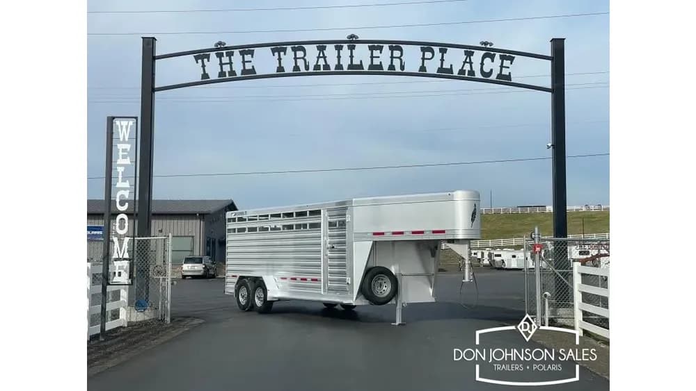2026 Featherlite 8117 20' Stock GN