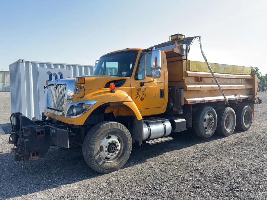 2014 International 15’ Heavy-Duty Tri-Axle - Dump