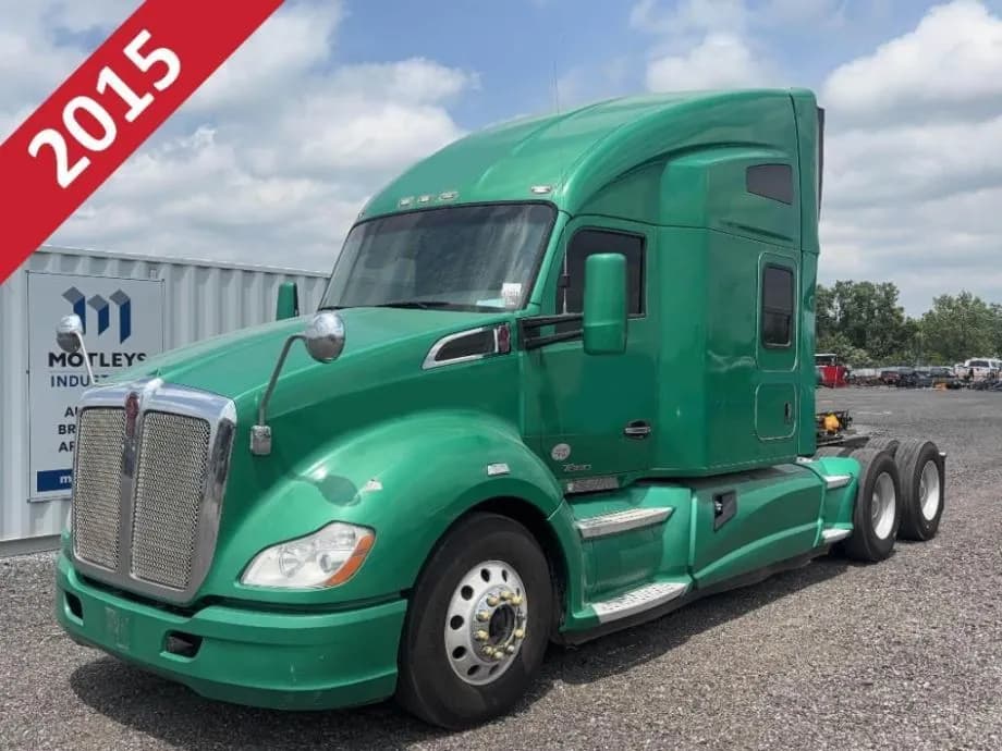 2015 Kenworth T880 T/A Heavy-Duty - Sleeper