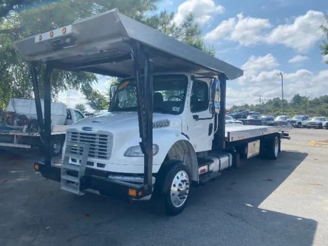 2017 Freightliner M2 106 - Tow
