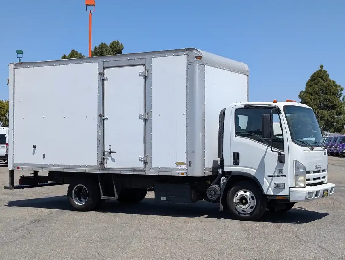 2012 Isuzu NPR HD - Box