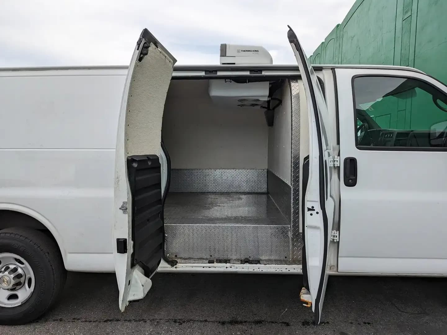 2013 Chevrolet Express 3500 - Refrigerated