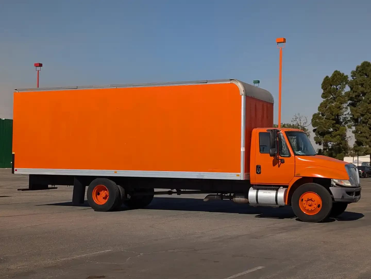 2013 International Durastar 4300 - Box