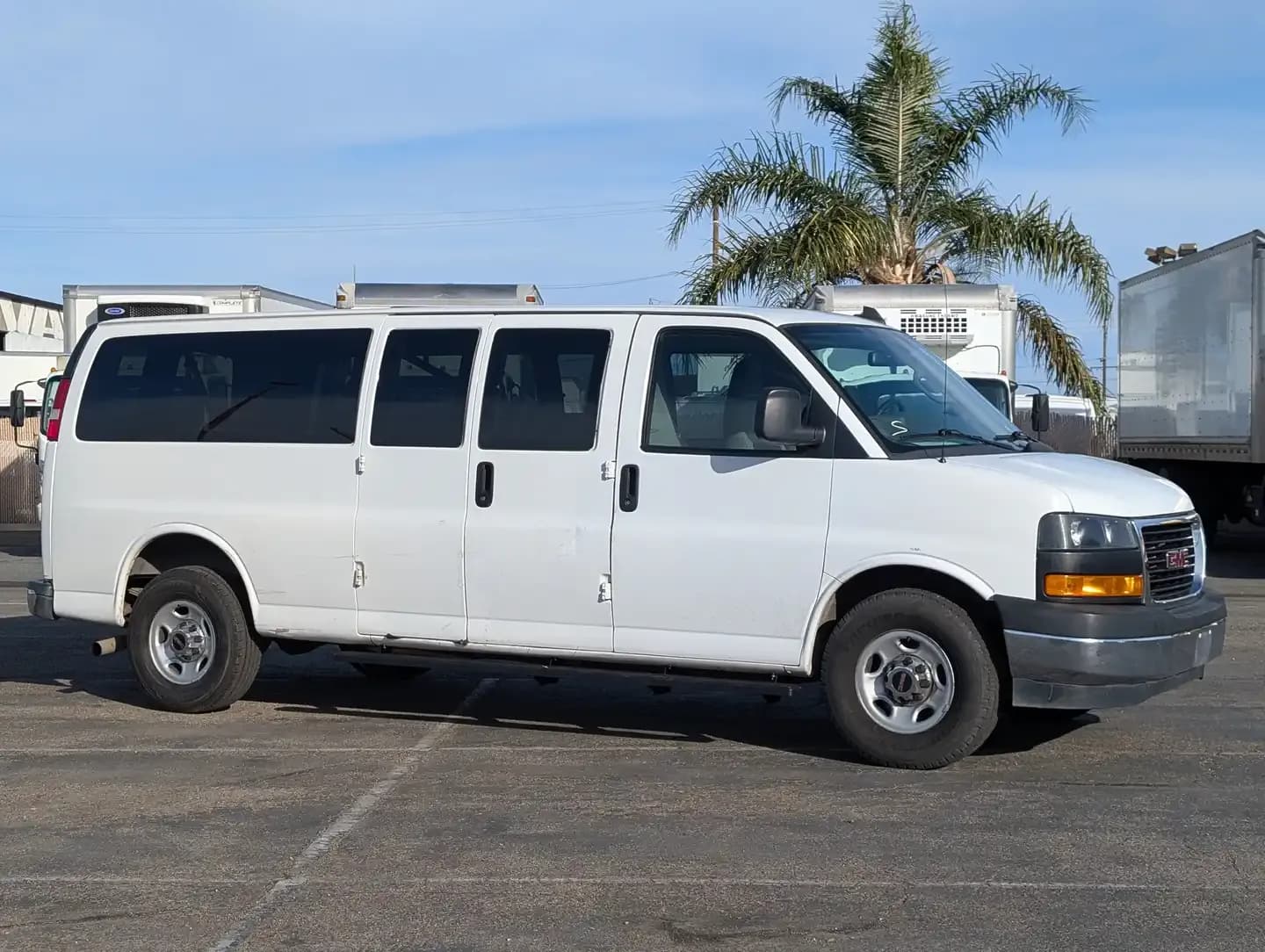 2018 GMC Savana 3500 - Vans