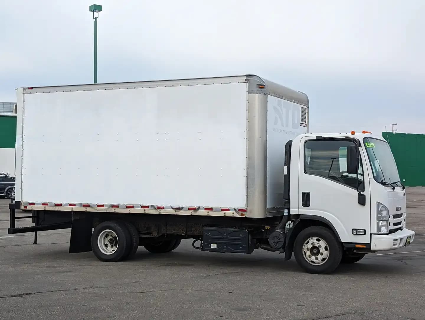 2018 Isuzu NPR HD - Box