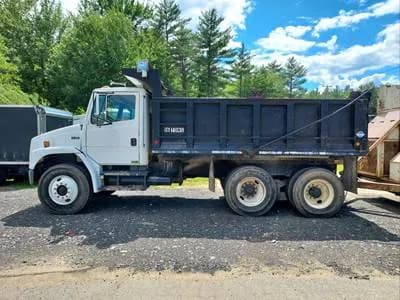 2003 Freightliner FL80 - Dump