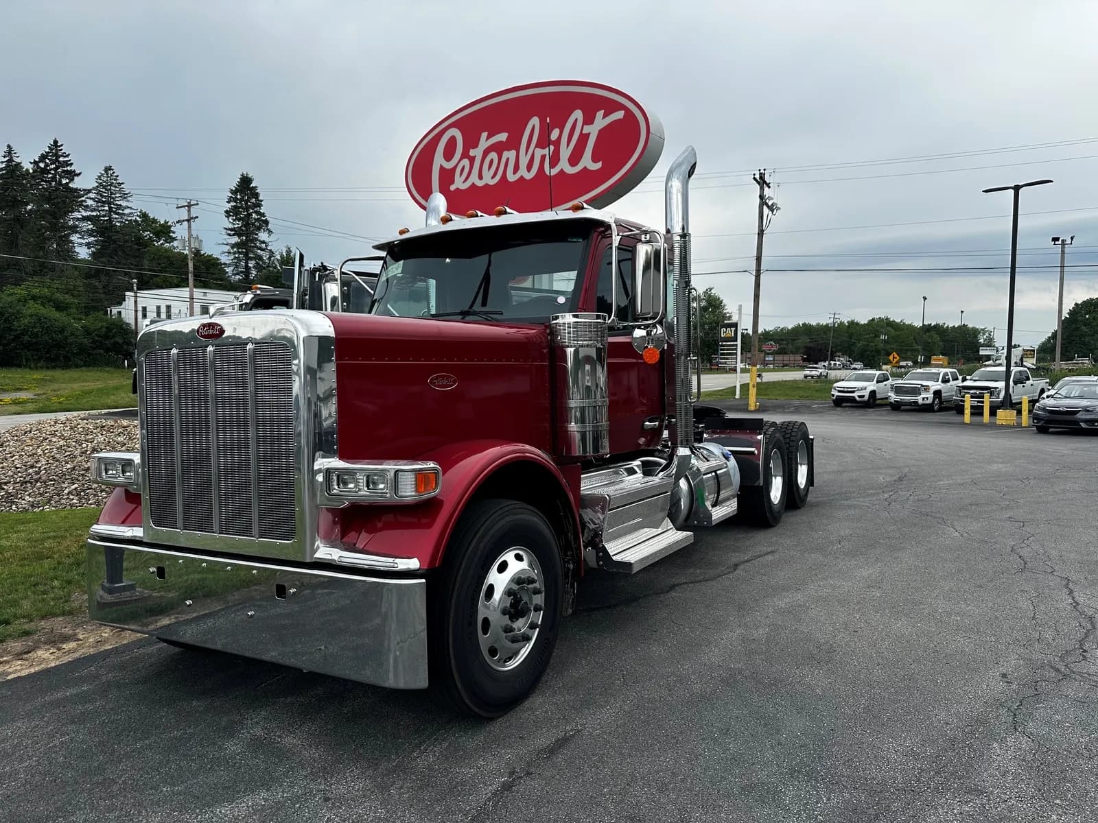 2027 PETERBILT 589