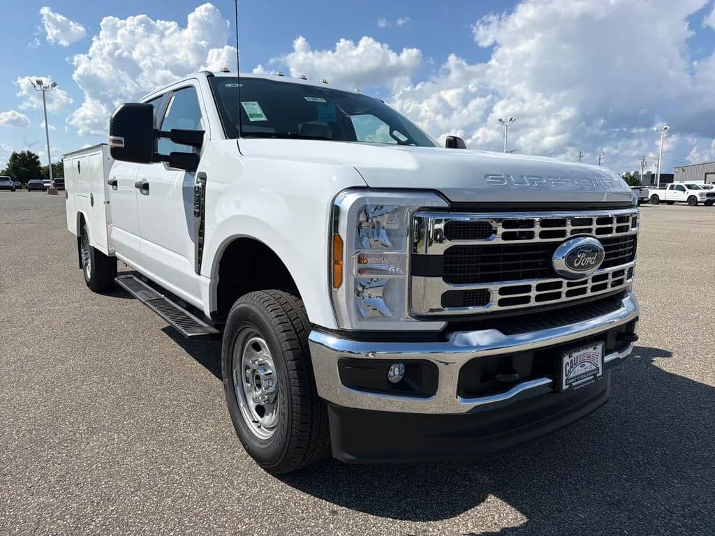 2026 Ford F-350 Crew Cab - Chassis